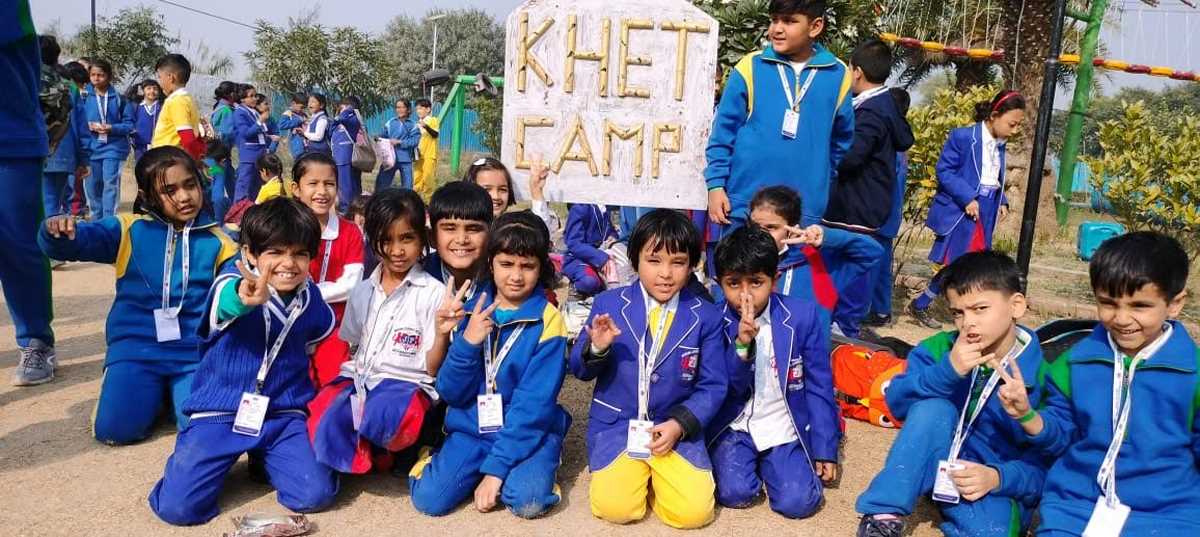 खेत कैंप में शामिल होकर बच्चों ने सीखा आपसी भाईचारे की भावना